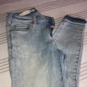 Light wash Skinny Jeans
